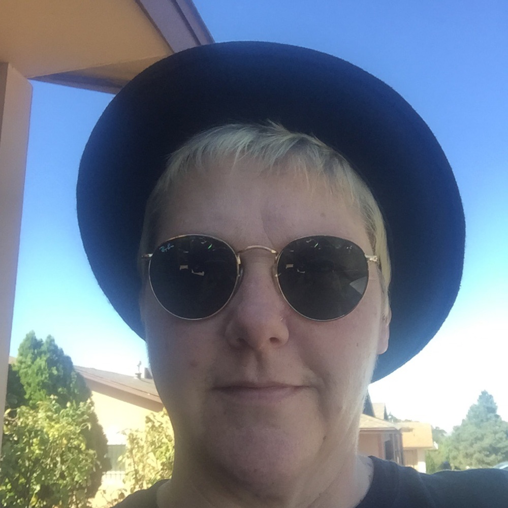 Meet your Posher, Debbie